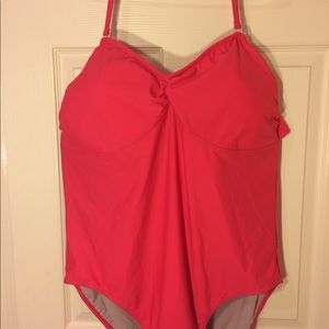 NWOT Old Navy Plus Size Women's Swim Suit 3X